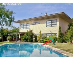 Villa en Venta en Petrer, Alicante