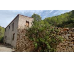 FINCA RÚSTICA DE MÁS 10.000M2 CON CASA DE 155M2 CON UBICACIÓN PRIVILEGIADA Y FÁCIL ACCESO