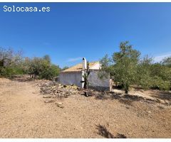 Finca Rústica con caseta de campo y pequeño almacén, a 3,5 km de la playa