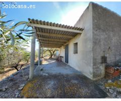 Finca de 36.169 M2, con dos casetas de aperos y vistas al mar