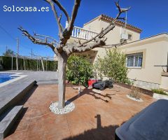 Chalet unifamiliar de 124 M2, en parcela de 421 M2 con piscina, a un km de la playa