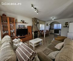 Chalet unifamiliar de 124 M2, en parcela de 421 M2 con piscina, a un km de la playa