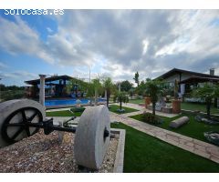 Espectacular Finca con 4 casas independientes, a 1,2 km de la playa y vistas al mar