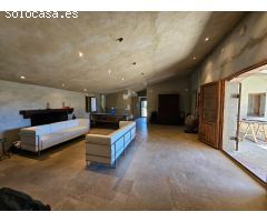 Bonita Finca Rústica con impresionante Masía de campo de 210 M2, vistas al mar