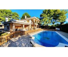 Gran chalet unifamiliar de 554 M2, a solo 100 metros de la playa