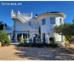 Magnífica propiedad de 4 hectáreas con 2 casas independientes, vista al mar y al delta del Ebro