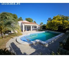 ¡Oportunidad única! Chalet con piscina y gran jardín en la costa de L’Ametlla de Mar ?????????