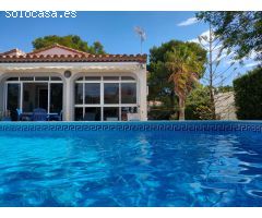 ¡Oportunidad única! Chalet con piscina y gran jardín en la costa de L’Ametlla de Mar ?????????