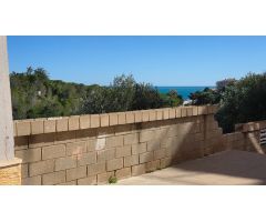 Gran oportunidad! Local con vistas al mar, ideal para transformar en apartamentos