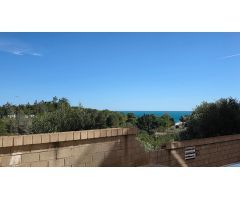 Gran oportunidad! Local con vistas al mar, ideal para transformar en apartamentos
