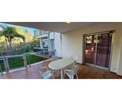 Apartamento en la Costa Dorada con Licencia Turística, Terraza, Piscina y Acceso Directo a la Playa