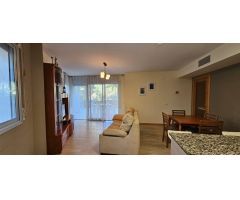 Apartamento en la Costa Dorada con Licencia Turística, Terraza, Piscina y Acceso Directo a la Playa
