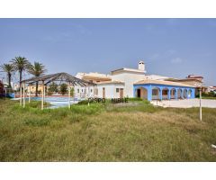 Chalet en Venta en Valencia de las Torres, Valencia