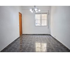SE VENDE VIVIENDA EN BENETUSSER