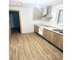 SE VENDE PISO REFORMADO DE 4 HABITACIONES EN EL CENTRO