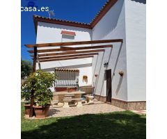 CHALET EN LA SEGUNDA PISTA DE LA PLAYA LA BARROSA