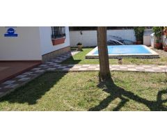 CHALET EN LA SEGUNDA PISTA DE LA PLAYA LA BARROSA