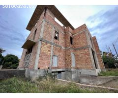 CHALET UNIFAMILIAR CON PISCINA - EN CONSTRUCCIÓN