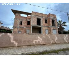 CHALET UNIFAMILIAR CON PISCINA - EN CONSTRUCCIÓN