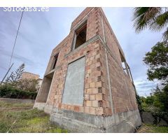 CHALET UNIFAMILIAR CON PISCINA - EN CONSTRUCCIÓN