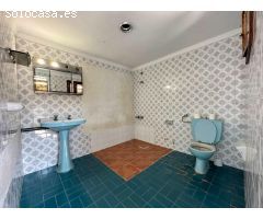 CASA DE PUEBLO A REFORMAR CON TERRAZA, PATIO Y GARAJE - SA POBLA