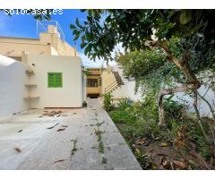 CHALET PAREADO CON JARDIN Y GARAJE