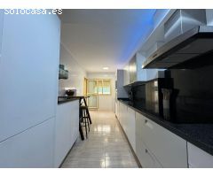 PRIMER PISO CON TERRAZA, DOS PLAZAS DE GARAJE Y TRASTERO.