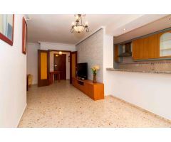 Amplio y Luminoso Piso en Valdepasillas, ¡Listo para Entrar a Vivir!
