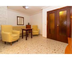 Amplio y Luminoso Piso en Valdepasillas, ¡Listo para Entrar a Vivir!