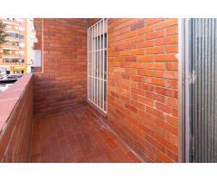 Amplio y Luminoso Piso en Valdepasillas, ¡Listo para Entrar a Vivir!