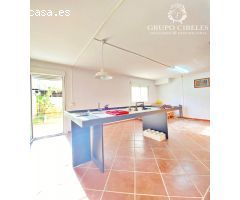 SE VENDE ESPECTACULAR TRÍPLEX MUY CERCA DE AVENIDA DEL MEDITERRANEO