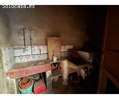 Inversión Inteligente: Amplia Casa de Pueblo con Potencial Estudiantil en Espinardo