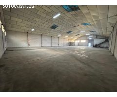 Nave en polígono El Tiro: 800 m² construidos y 2.000 m² de parcela