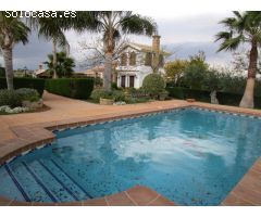 CHALET DE LUJO CON PISCINA, JARDIN Y BARBACOA