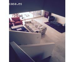 AMPLIO  DUPLEX  CON PISCINA, JARDINES Y PARKING COMUNITARIO. A 400 METROS DE LA PLAYA.