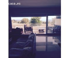 AMPLIO  DUPLEX  CON PISCINA, JARDINES Y PARKING COMUNITARIO. A 400 METROS DE LA PLAYA.
