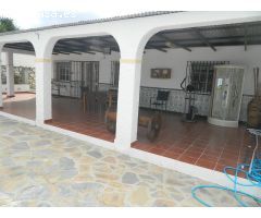 CHALET CON PISCINA, BARBACOA, TRASTERO Y ZONA DE HUERTO. MUY BUENAS VISTAS