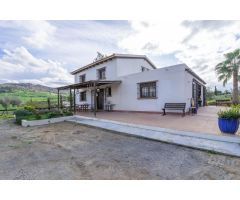 CHALET SITUADO EN ZONA RURAL CON ESPECTACULARES VISTAS