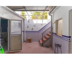 CASA DE PUEBLO EN CENTRO HISTORICO