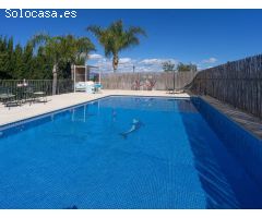 CASA DE CAMPO CON PISCINA, TRASTERO Y ESTABLO PARA CABALLOS
