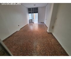 LOCAL DE 91M2 CON DOS PUERTAS A LA CALLE