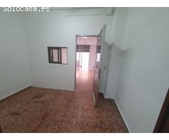 LOCAL DE 91M2 CON DOS PUERTAS A LA CALLE