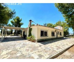 Chalet con 9.500m2 de parcela en molina de segura