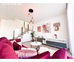 ESPECTACULAR CHALET ADOSADO EN ROJALES