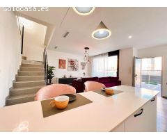 ESPECTACULAR CHALET ADOSADO EN ROJALES