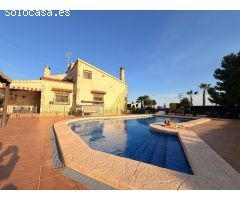Exclusivo chalet en Peña de Las Águilas con nave independiente, piscina y placas solares