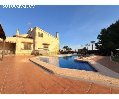 Exclusivo chalet en Peña de Las Águilas con nave independiente, piscina y placas solares