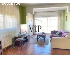 Chalet en Venta con piscina privada y cochera