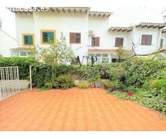CASA ADOSADA ESQUINERA A LA VENTA EN CALAFELL
