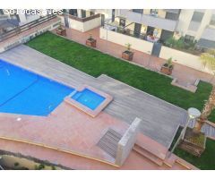 PISO EN VENTA EN VILANOVA CON PISCINA, PARKING Y ASCENSOR.